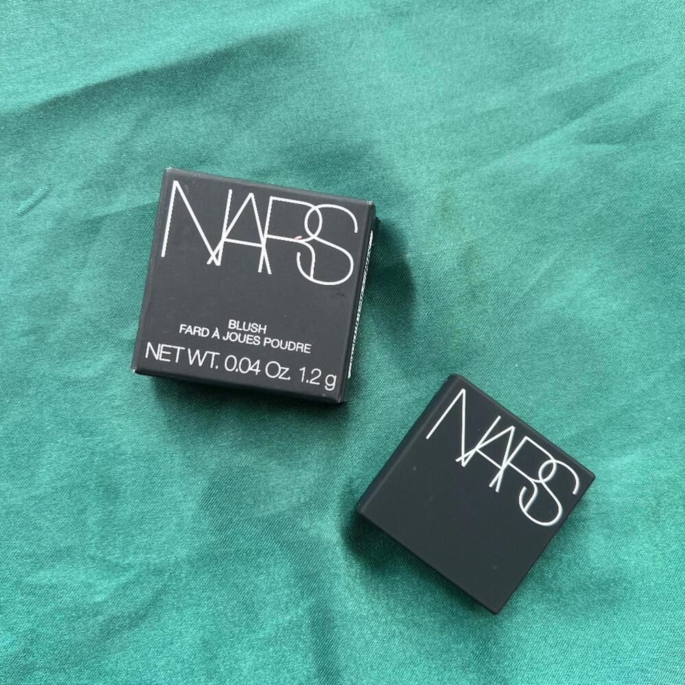 NEW in Box NARS Blush in - Behave